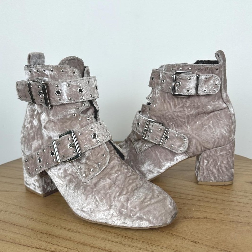 Rebecca‎ Minkoff Mauve Crushed Velvet Studded Buckle Moto Ankle Boots Womens 6M